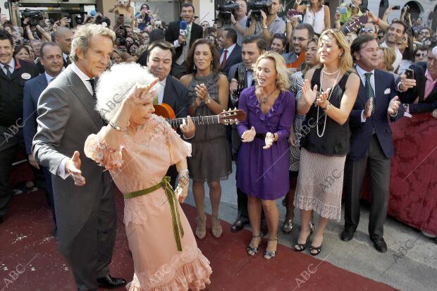 Boda de la duquesa de Alba con Alfonso diez en el palacio de las Dueñas