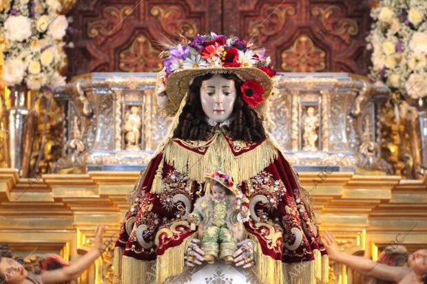 Virgen del Rocío vestida de pastora