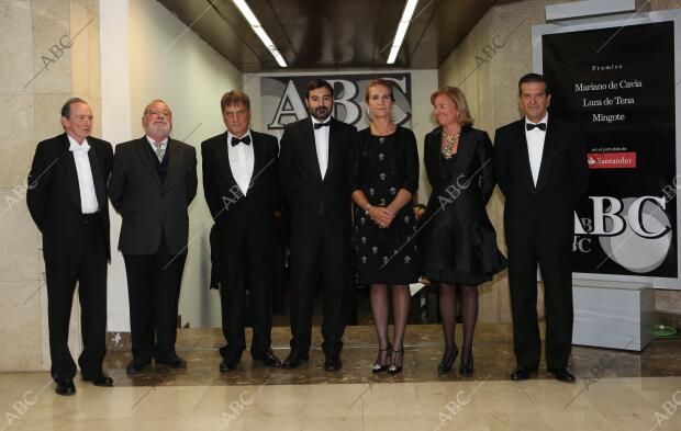 En la imagen, de izquierda a derecha, José Manuel Blecua, presidente del jurado