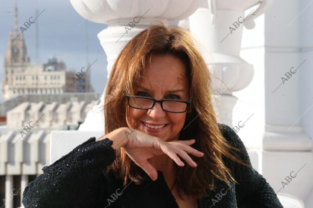 Entrevista con la Escritora María Dueñas