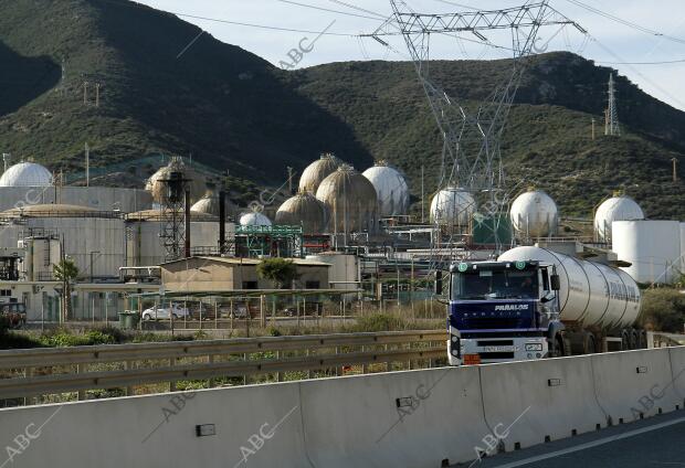 Refinería de Petróleo en Cartagena (Murcia) Foto Juan Carlos Soler archdc Juan...