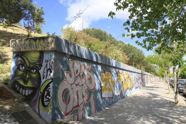 Reportajes de grafitis en la calle Baltasar Santos de Madrid