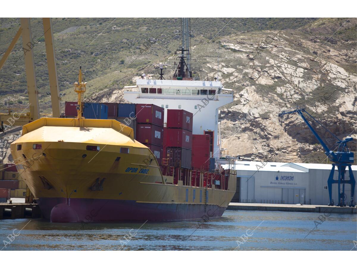 Muelle de Contenedores Archivo ABC