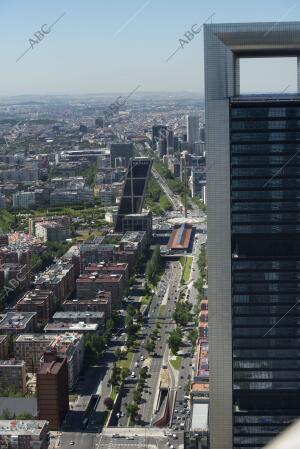 Reportaje desde la torre espacio (vista aerea) Paseo de la Castellana Plaza...