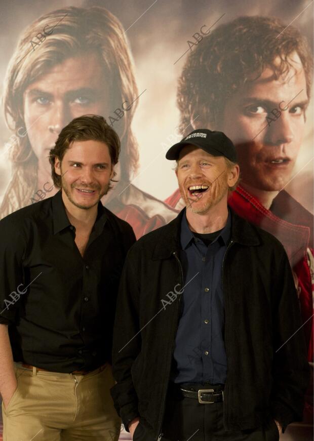 El director Britanico ron Howard y el actor español Daniel Brühl Han presentado...