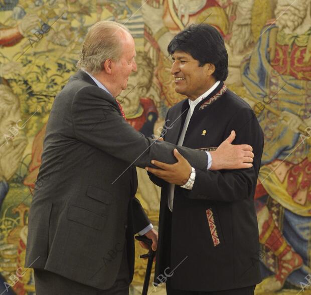 El rey don Juan Carlos recibe en audiencia al presidente de Bolivia, el señor...