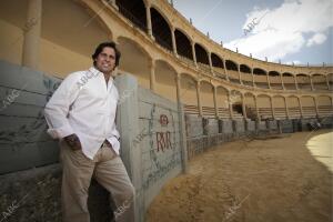 Francisco Rivera Ordonez posa en la plaza de Toros de Ronda