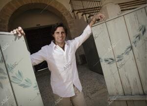 Francisco Rivera Ordonez posa en la plaza de Toros de Ronda