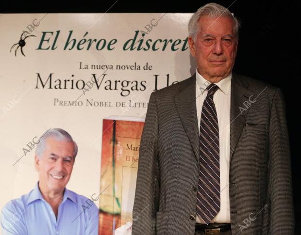 Presentacion de la Ultima novela del escritor Mario Vargas Llosa "el Heroe...