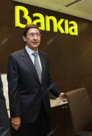 Ignacio Goirigolzarri inaugura primera oficina inteligente de BANKIA en Alicante...