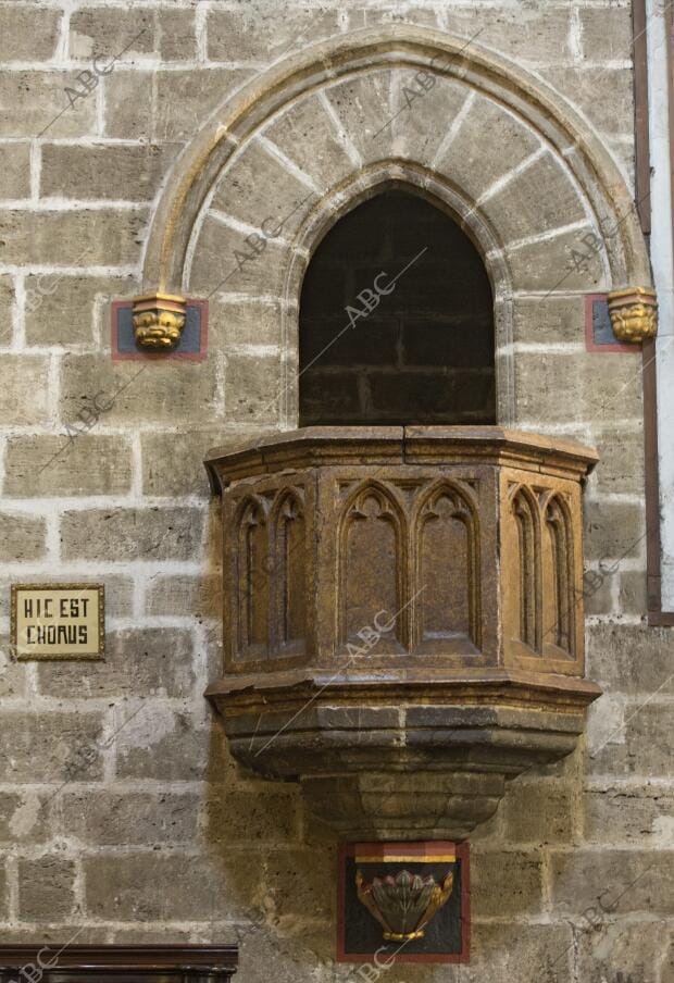 Pulpito en la capilla del santo Caliz de la catedral de Valencia