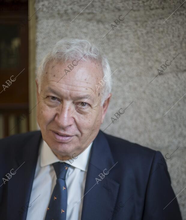 Entrevista al ministro de Asuntos Exteriores José Manuel García Margallo