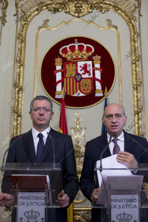 Rueda de prensa de los ministros Alberto Ruiz Gallardon y Jorge Fernandez Diaz...