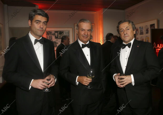 Premios Mariano de Cavia, Luca de tena y Mingote en la casa de Abc