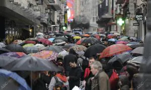 Ambiente cerca de la puerta del Sol en dia lluvioso