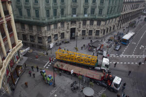 Carrera de San Jerónimo cortada por instalación de grua en Canalejas foto,...