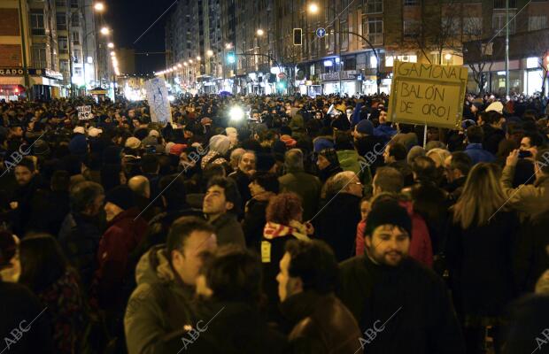 Alrededor de 5000 Personas se Manifiestan en contra del proyecto de bulevar en...