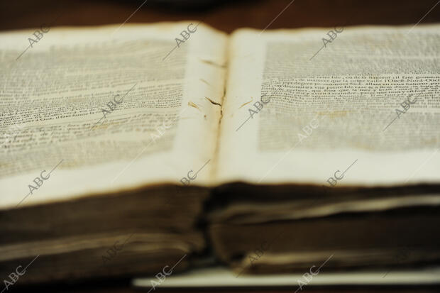 Biblioteca de la Ub. Restauracion de Libros Antiguos