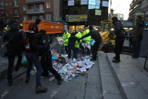 Huelga de recogida de basuras urbanas