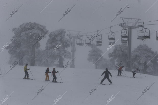 nieve en los Puertos de Navacerrada y Cotos Foto