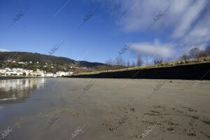 El temporal deja sin arena la playa de Cedeira