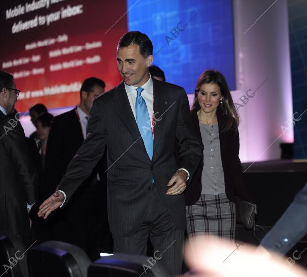 La Princesa Letizia y el Principe de Asturias ha Inaugurado el Salon Mobile...