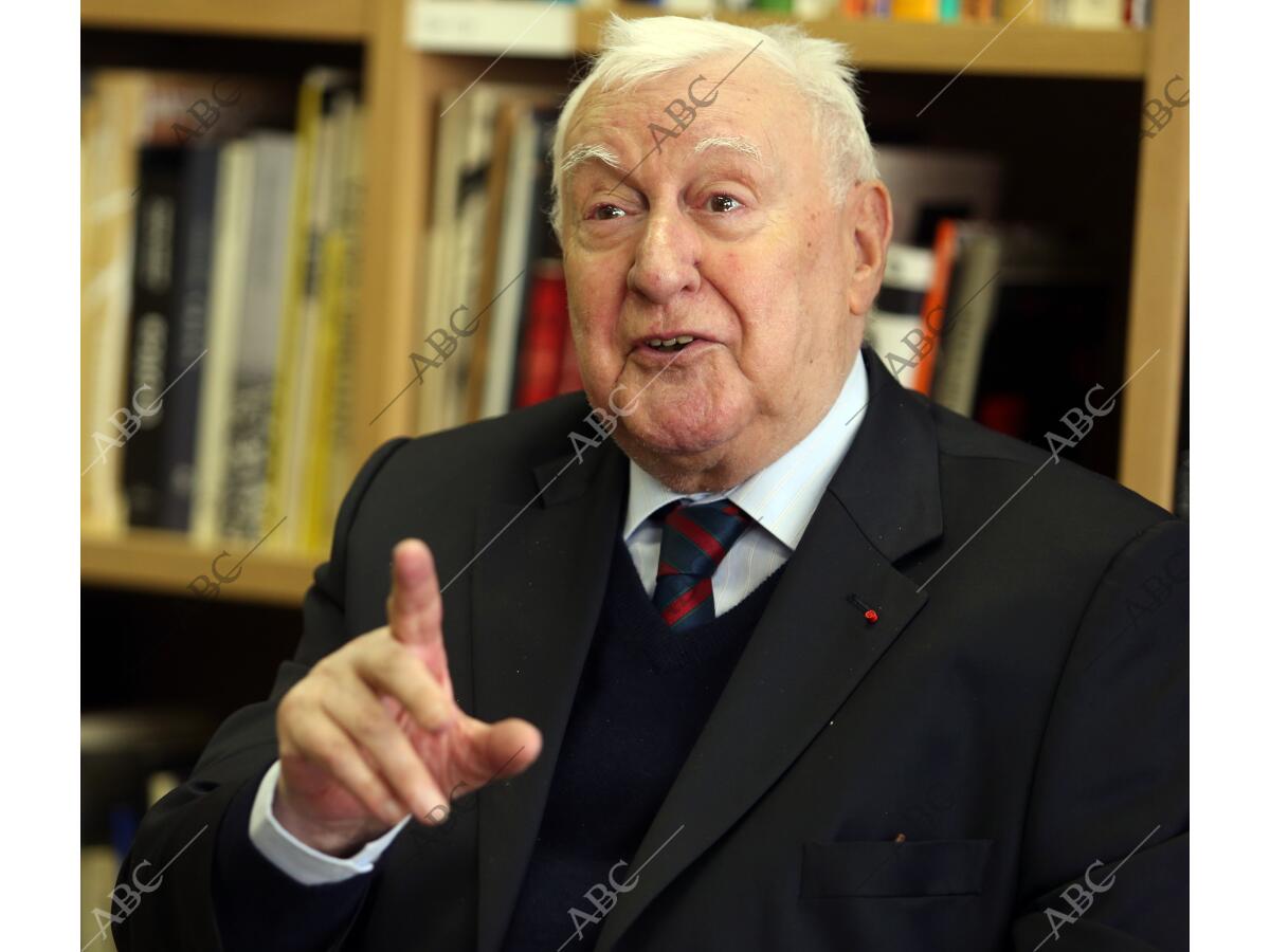 Entrevista A Joseph Pérez, Historiador Archivo ABC