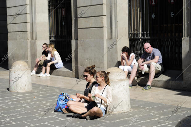 Ambiente en las Calles de Barcelona por las Vacaciones de semana Santa