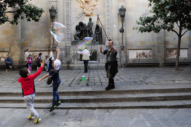 Ambiente en las Calles de Barcelona por las Vacaciones de semana Santa