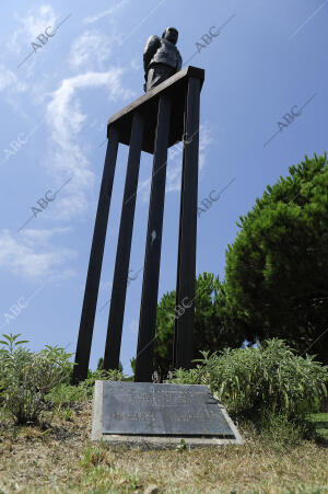 Estatua y plaza de Jordi Pujol en Premia