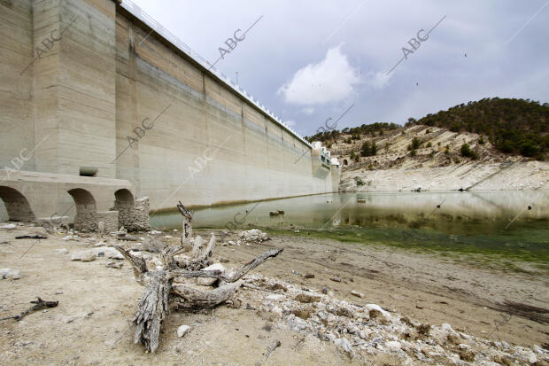 Embalse de amadorio con muy poca capacidad de agua FotoJuan Carlos Soler archdc