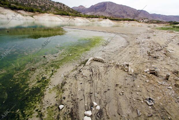 Embalse de amadorio con muy poca capacidad de agua FotoJuan Carlos Soler archdc