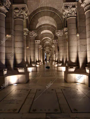 Interior de la cripta de la catedral de la Almudena