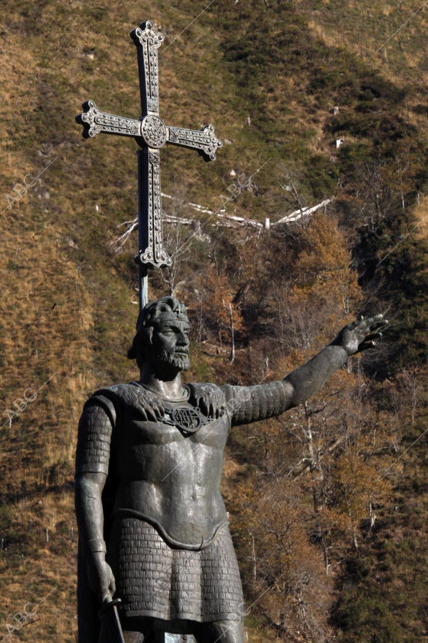 Lagos de Covadonga en los Picos de Europa en la imagen la Basilica gruta de la...