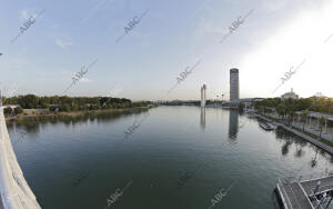 Panorámicas del Río Guadalquivir, el Pabellón de la Navegación y Torre Sevilla