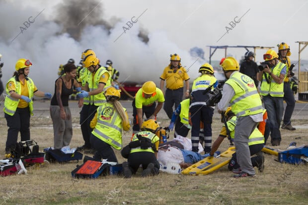 Simulacro de emergencias en la base aérea de cuatro vientos