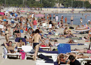 Ambiente en la playa del Postiguet de Alicante Foto Juan Carlos Soler archdc