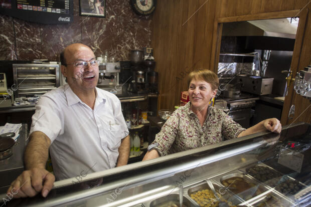 En la imagen, Fernán de Jesús y Margarita Rendón, dueños del bar La Muralla