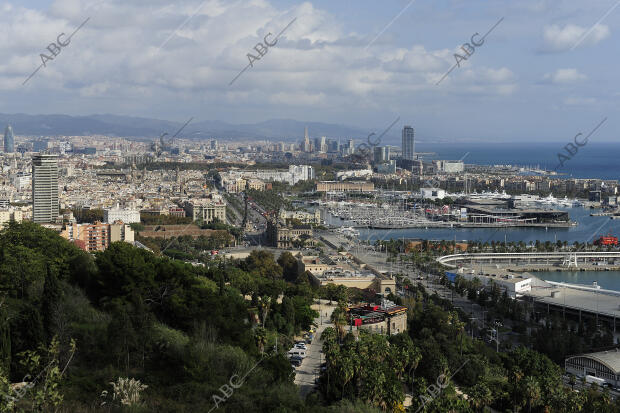 Vistas del puerto de Barcelona. Port. Mercancias. Fotos Ines Baucells. Archdc