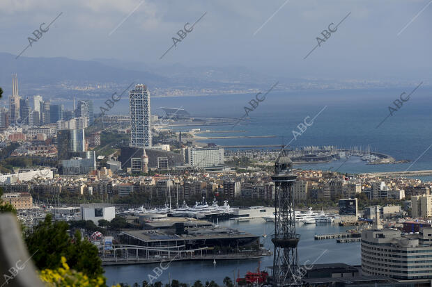 Vistas del puerto de Barcelona. Port. Mercancias. Fotos Ines Baucells. Archdc