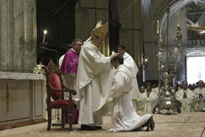 Ceremonia presidida por el arzobispo Monseñor Asenjo, en la Catedral de Sevilla