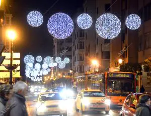 Iluminación navideña en las calles de Burgos