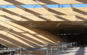 Visita de la alcaldesa de Madrid Ana Botella a las obras del polideportivo...