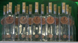 Ginbearm, la primera ginebra made in Madrid, que venden en el Mercado de la...