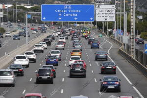 Atascos y retenciones de tráfico en la A6, dirección La Coruña, a la altura de...