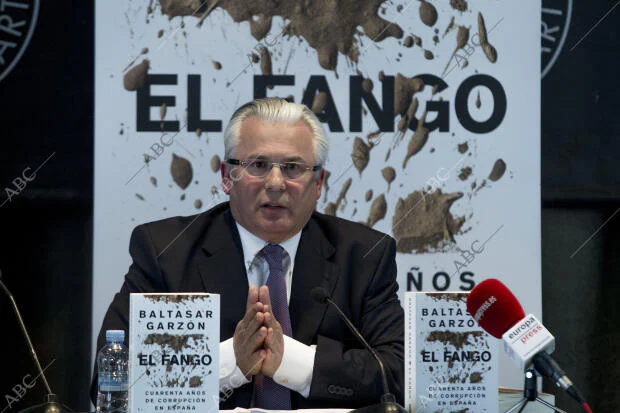 Baltasar garzón Presenta su Libro «el Fango»