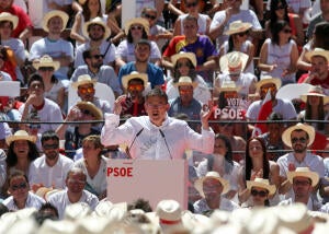 Mitin de Pedro Sánchez, junto a los candidatos valencianos, Ximo Puig y Joan...