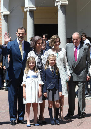 Ss.Mm: los Reyes en la primera comunión de su Hija la Princesa Leonor