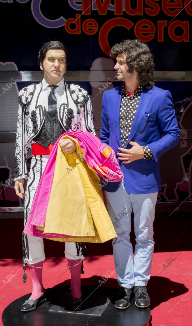 El torero José Antonio Morante de la Puebla descubre su estatua en el Museo de...