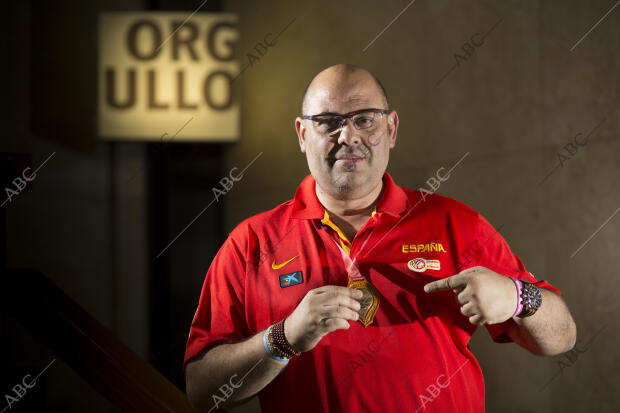 Entrevista con Lucas Mondelo, entrenador de la Selección Nacional de Baloncesto...